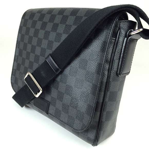 Louis Vuitton Damier Graphite District PM Crossbody Shoulder Bag - Picture 2 of 9